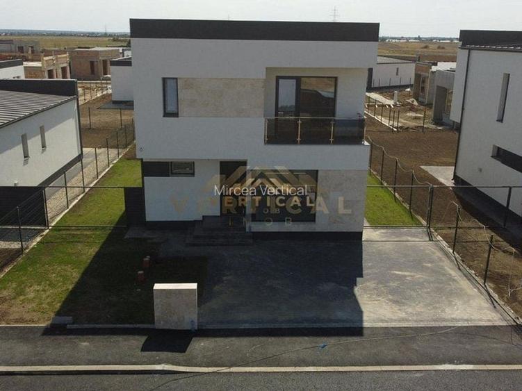 Casa 4 camere, cartier nou, Berceni - Vidra