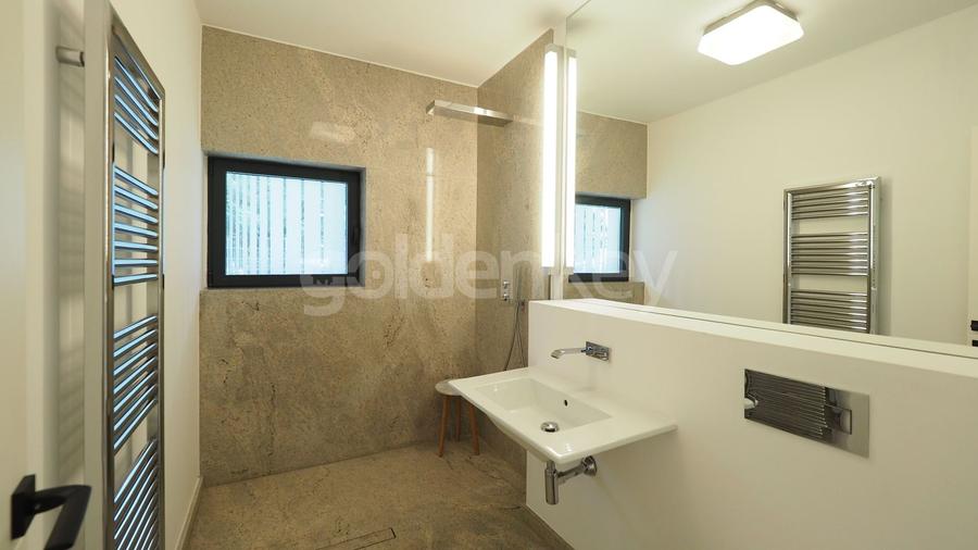 Vila minimalista pe o strada selecta si linistita - 9