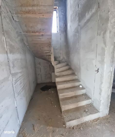 Vila single 4 camere//dressing/teren 330mp Varteju - 1