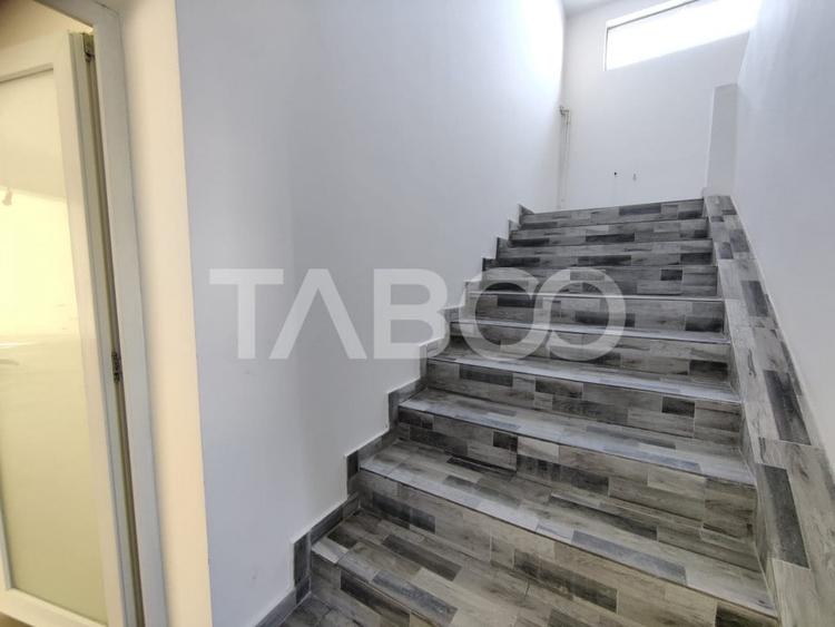 Spatiu comercial cu vitrina pe 3 niveluri cu suprafata utila de 915mp - 9