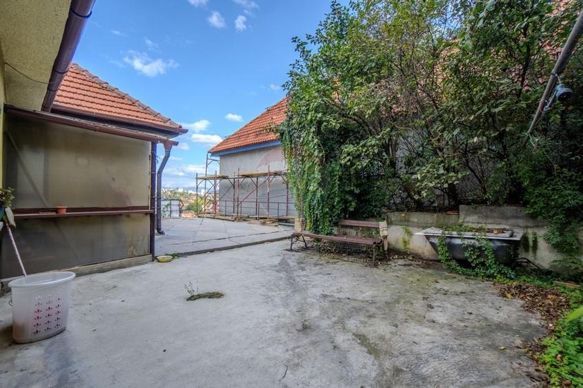 Casa individuala cu doua unitati locative. Zona Horia-Closca-Crisan - 49