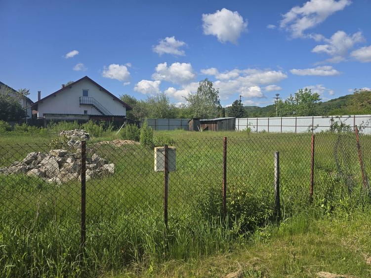 1000 mp teren cu utilitati in Bujoreni, str Trandafirilor - 6