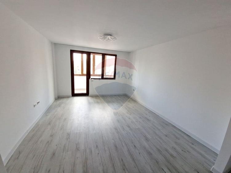Apartament nou, 2 camere cu balcon - 11