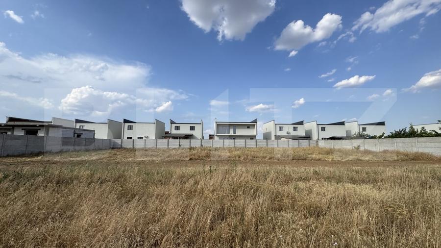 Parcela teren 735 mp, front 39 m, utilitati, zona Selgros - 1