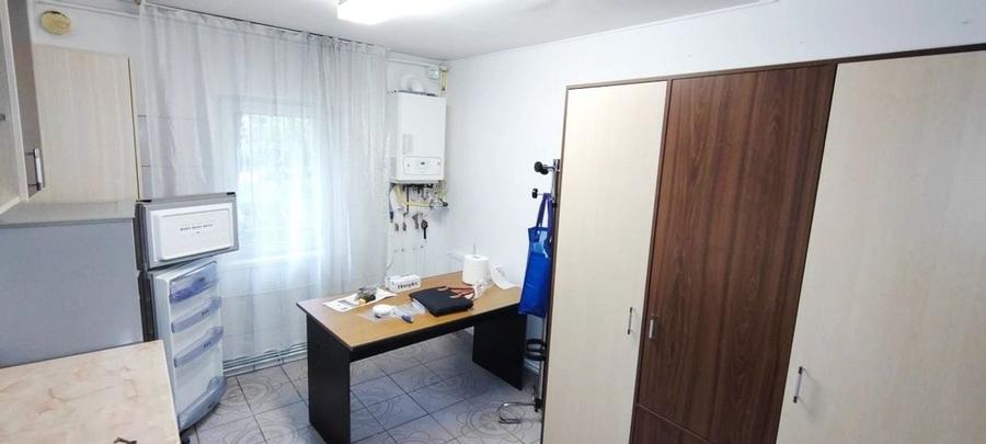 Apartament cu 3 camere decomandat, mobilat în Zorilor
