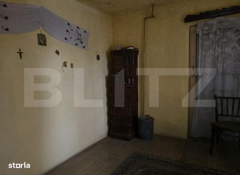 Casa de vanzare, 667 mp, zona Razvad - 5