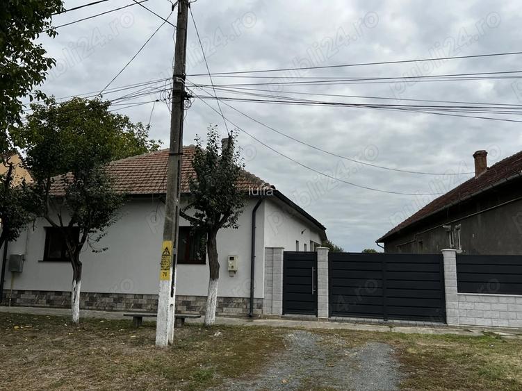 Casa de vanzare la cheie ocupabila imediat