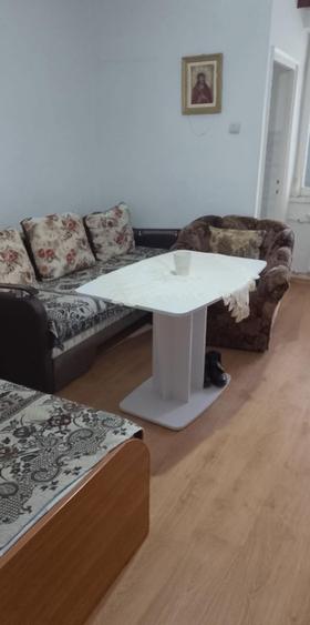 Inchiriez apartament cu o camera, Bloc G4, Mazepa 1. - 7