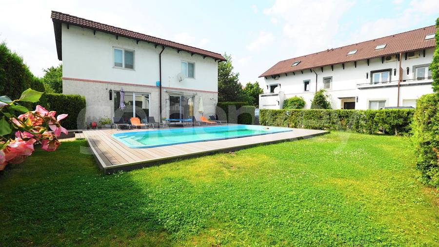 Vila cocheta in cartier rezidential cu piscina comuna, garaj - 1