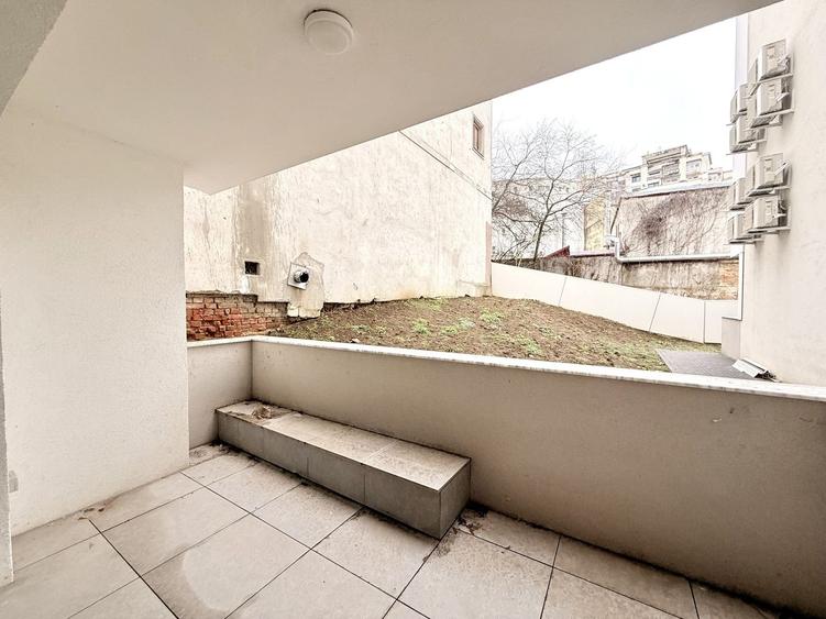 Tribunal Bulevardul Unirii 2 camere 147 mp 60 utili terasa 6 mp curte 81 mp 2025 - 9