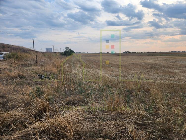 Teren. Sag. Extravilan. Curent si apa foarte aproape. - 1