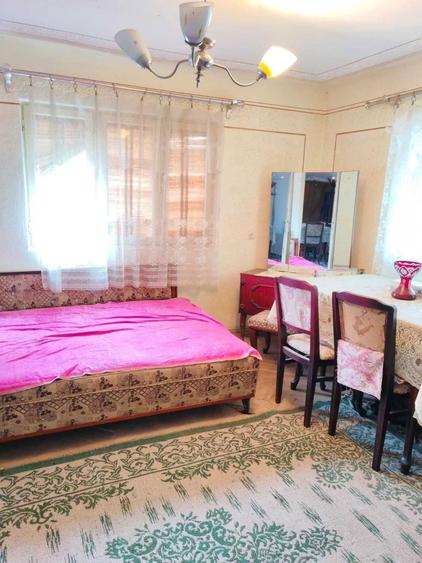 Casa si teren mare in Ghirdoveni, la soseaua principala - 1