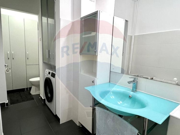 De închiriat apartament cu 3 camere, în zona Dacia - 10