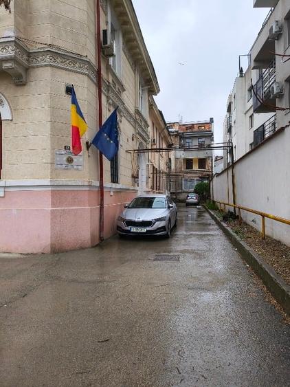 Proprietar - Închiriez apartament 5 camere zona Unirii - 1