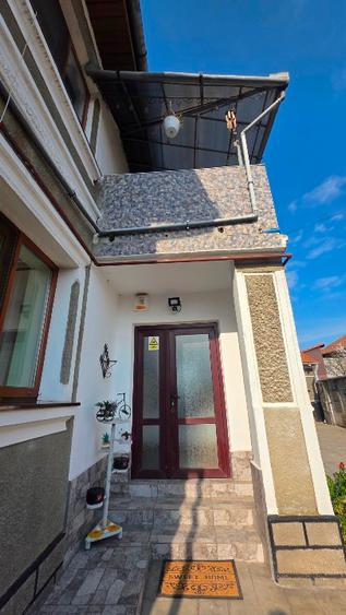 Casă de vânzare  - 11