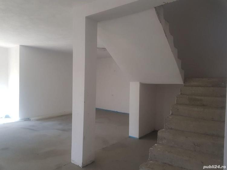 Casă cu 5 camere în Bârsești