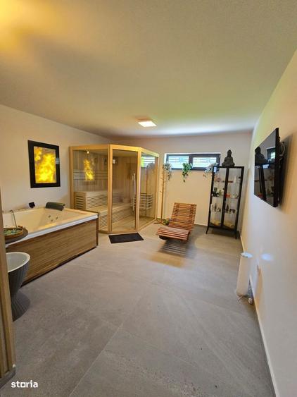 Casa cu piscina si garaj, 5 camere - 8