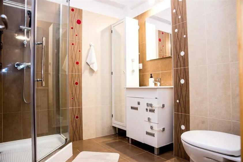 Apartament 3 camere, 2 bai,  bloc 2017 + 2 locuri de parcare. Zona Tractorul - 7