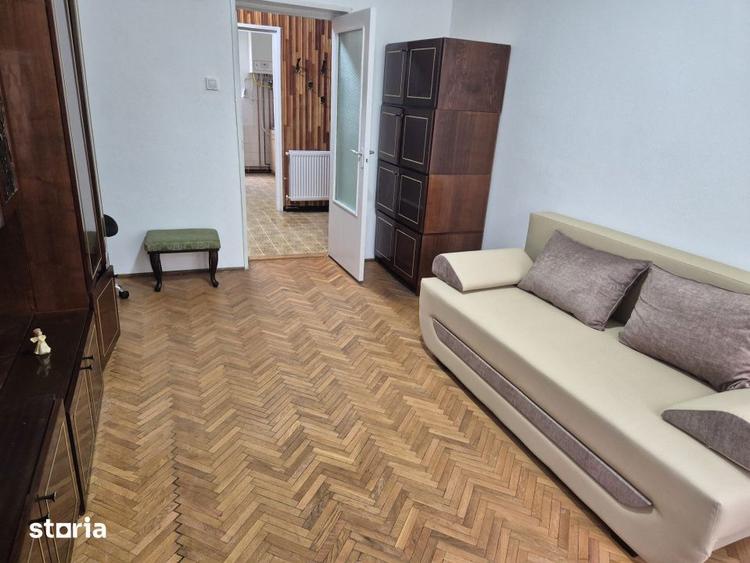 Apartament cu 3 camere decomandat în Săsar