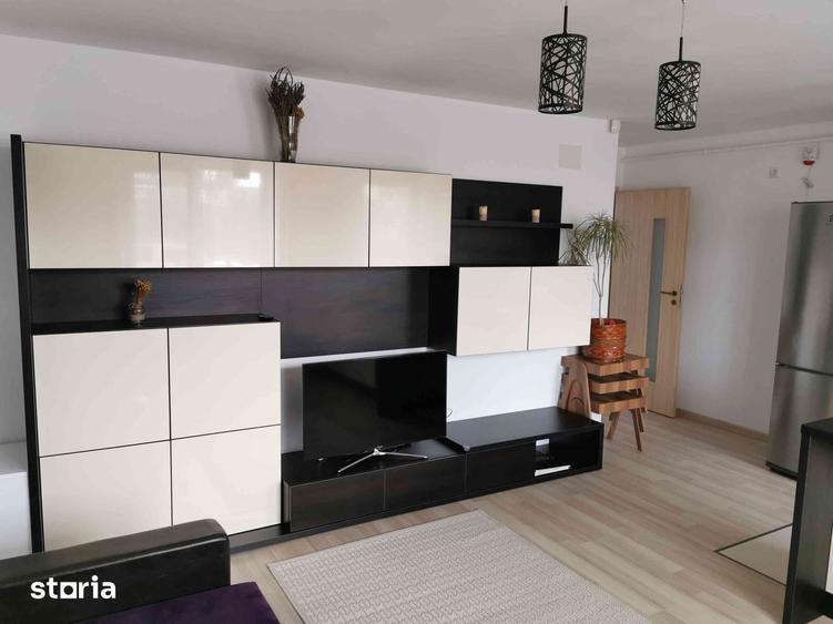 Apartament cu 2 camere decomandat, mobilat în Tractorul