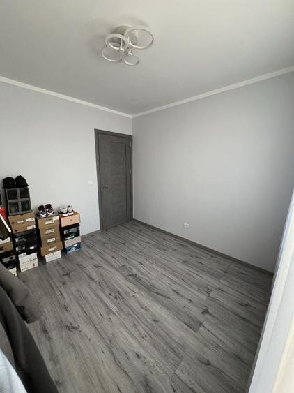 Apartament cu 3 camere decomandat în Progresul