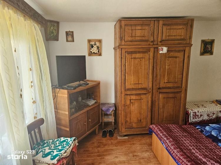 Casă cu 4 camere în Păstrăveni