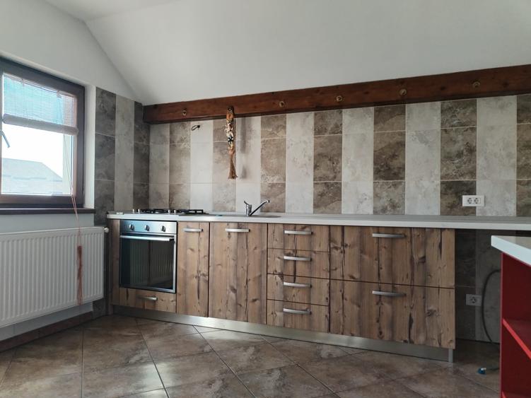 Duplex cu 5 camere cu Teren 1000 Mp în Nord-Est