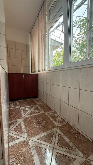Apartament cu 3 camere decomandat în Micro 17