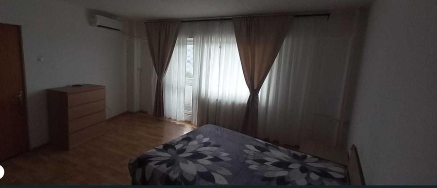 Garsonieră decomandată în Costin Georgian