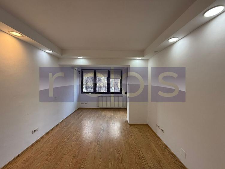 Casă individuală cu 7 camere cu Canalizare în Floreasca