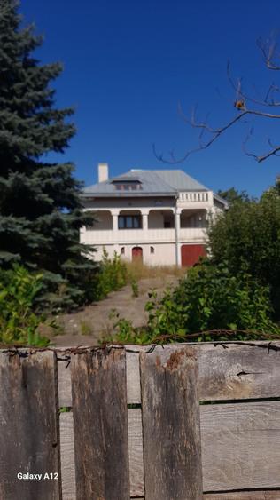 Casă cu 4 camere cu Teren 250 Mp în Central