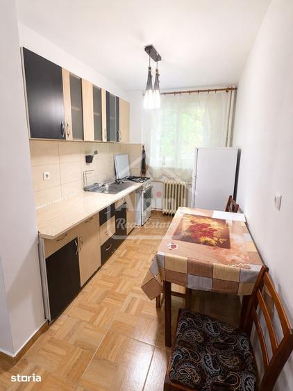 Apartament cu 2 camere decomandat în Florilor