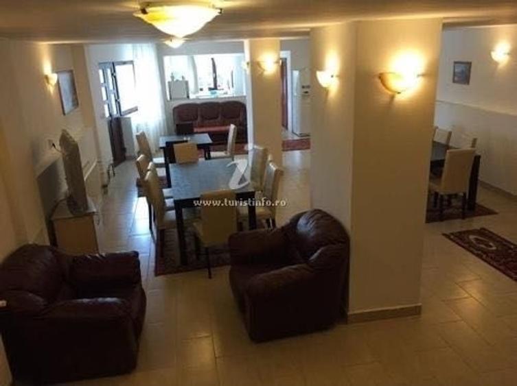Casă cu 4 camere în Novaci