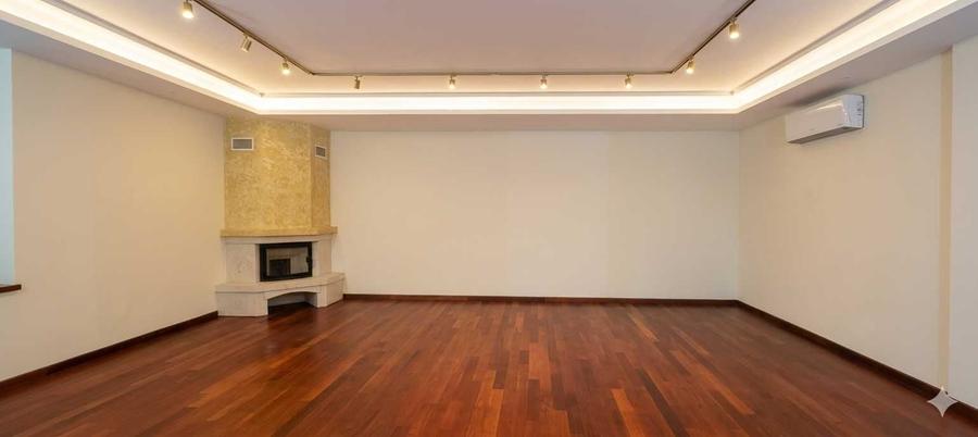 Casă cu 4 camere în Bucium