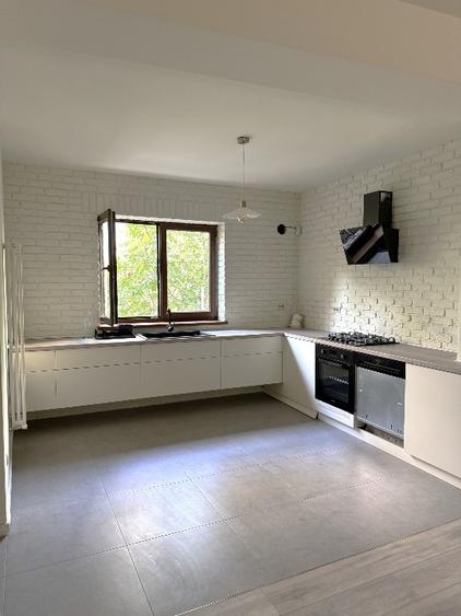 Duplex cu 5 camere cu Teren 140 Mp în Doamna Ghica