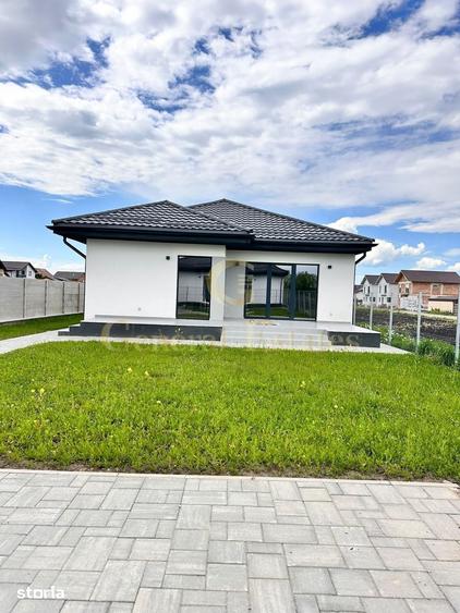 Casă cu 4 camere cu Teren 500 Mp în Stupini