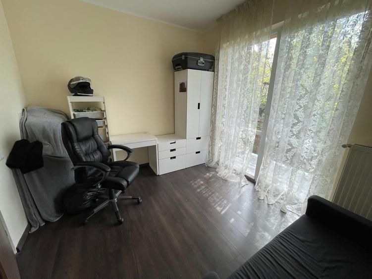 Apartament cu 3 camere decomandat, mobilat în Bună Ziua