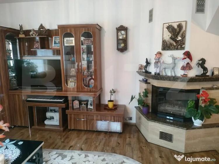 Casă cu 8 camere cu Teren 488 Mp în Marginea