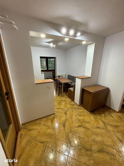 Apartament cu 2 camere decomandat în Calea București