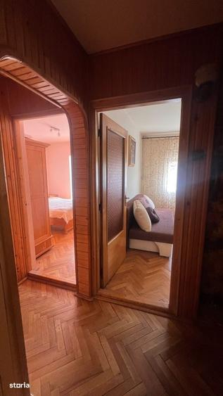 Apartament cu 4 camere decomandat în Central