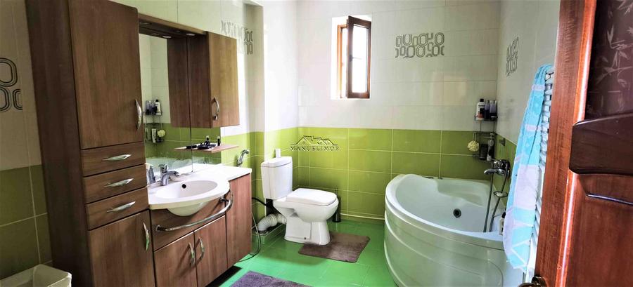 Casă individuală cu 5 camere cu Canalizare în Exterior Est