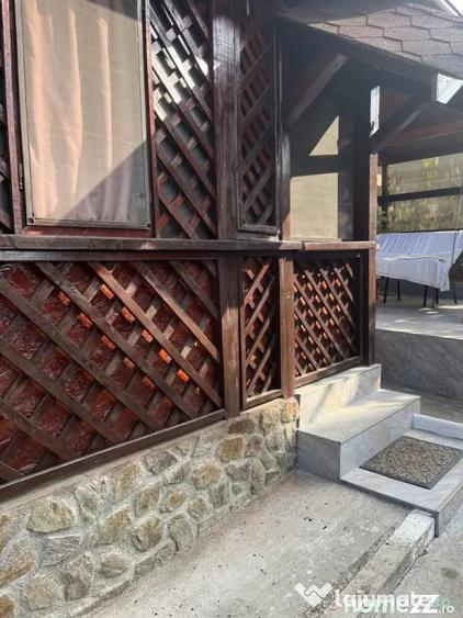 Casă cu 4 camere cu Teren 692 Mp în Vlădesti