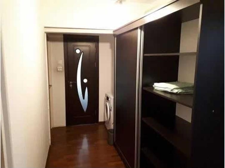 Apartament cu 4 camere decomandat în Morarilor