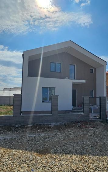 Casă individuală cu 5 camere cu Teren 330 Mp în Berceni