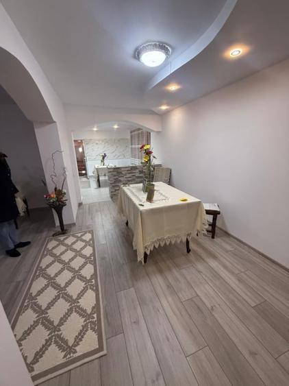 Casă cu 7 camere cu Teren 1267 Mp în Cioranii de Jos