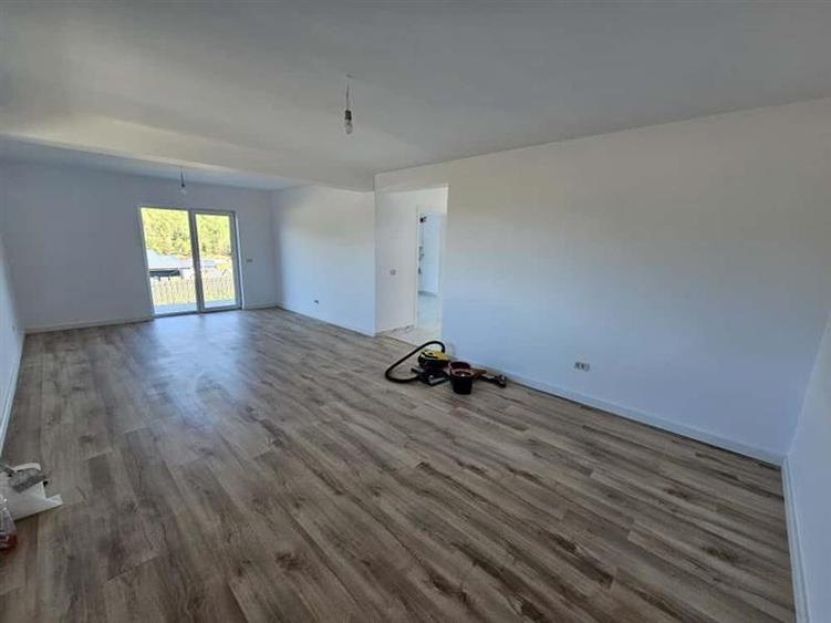 Vila 4 camere , P+1E , 447 mp teren - Valea Lupului , Iasi - 8