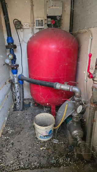 Vand hale frig (1200 mp)+teren intravilan 6400 mp (3000 curte betonata) in Carani (intre TM si AR ) - 4