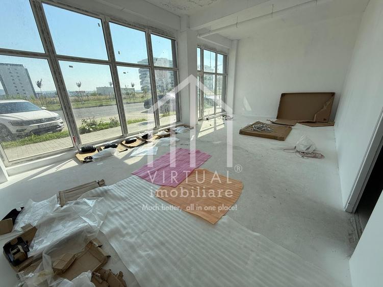 Spatiu comercial - 140 mp, open space - Zona circulata - 2