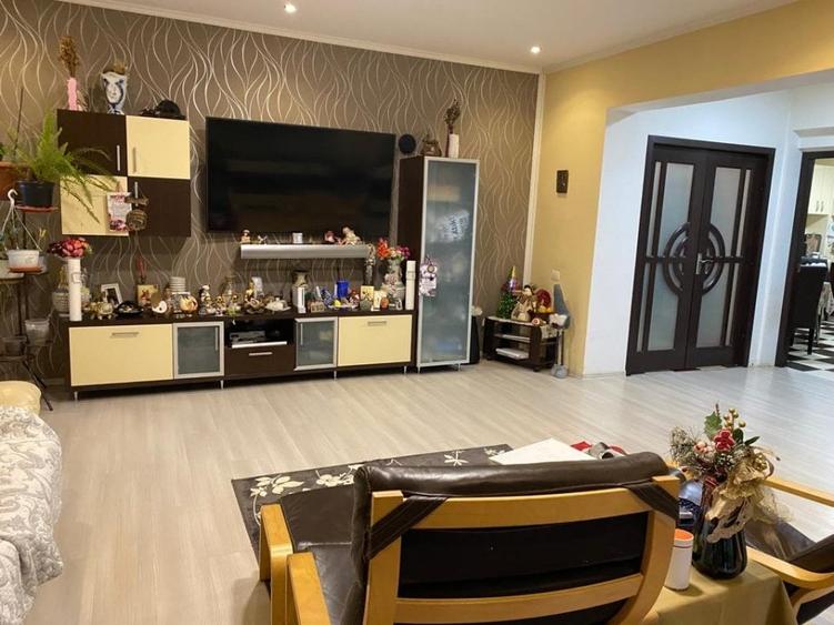 Casa, 3 dormitoare, birou, locuinta sau sediu, strada Cristalului, Bragadiru - 1