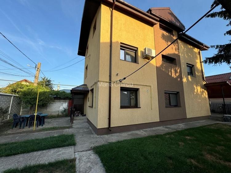 Vila Individuala 7 Camere 4 Locuri de Parcare Curte